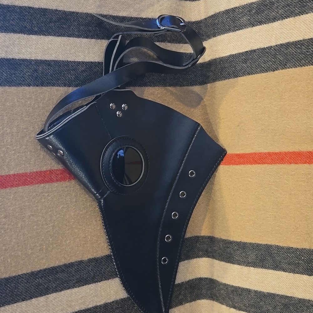 Plague Doctor Black Bird Mask  NWOT - Picture 2 of 3